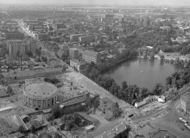 Район метро «Краснопресненская» с высотки на пл. Восстания в 1954 году, Москва история, люди, мир, фото