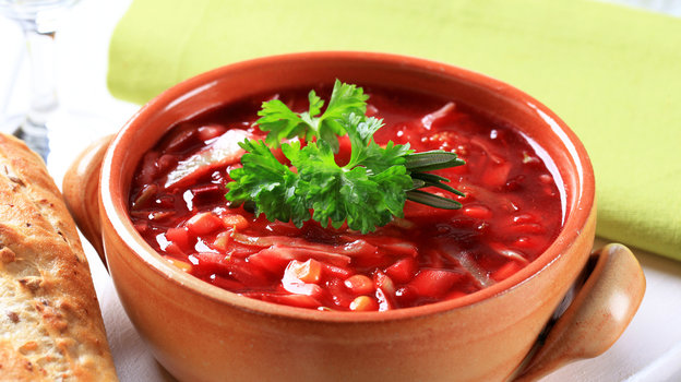 Россиянам назвали вредные для здоровья свойства борща