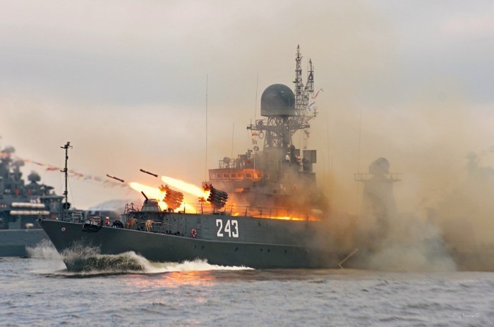 Россия захватывает Азов, это гибридная угроза, — украинский адмирал