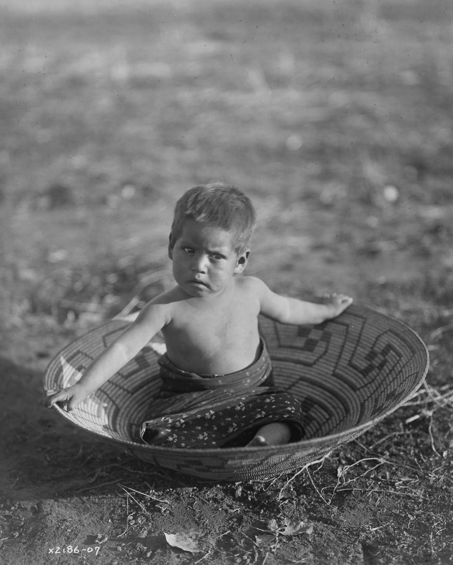 Редкие фотографии 1900-х годов показывают, как жили индейцы еще 100 лет назад