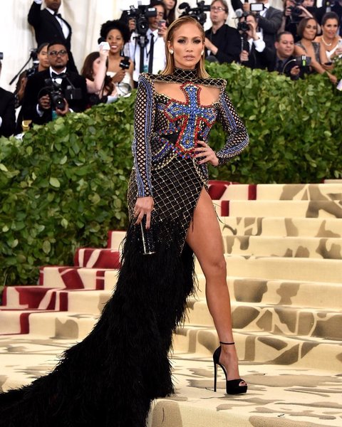 @balmain / Instagram.com
