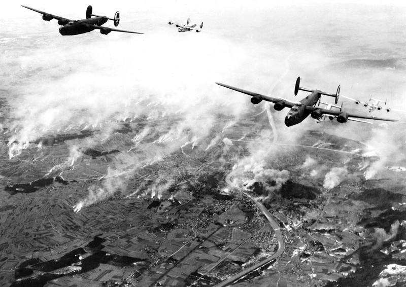 Как американские лётчики в 1944 году атаковали советские войска: воздушный бой над Нишем (15 фото) Как американские лётчики в 1944 году атаковали советские войска: воздушный бой над Нишем (15 фото)