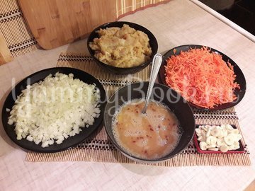 Лёгкий суп с куриными фрикадельками и яичной "лапшой"