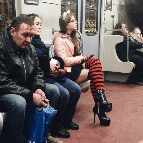 Метромода (приколисты, весельчаки, косплейщики, ну и разные другие...) этакие "специи", разбавляющие бульон обыденности Метромода (приколисты, весельчаки, косплейщики, ну и разные другие...) этакие "специи", разбавляющие бульон обыденности