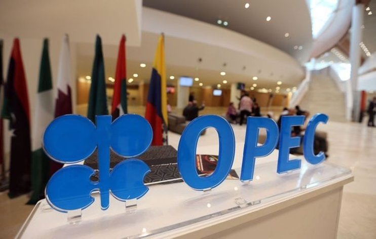 СМИ: ОПЕК готова сократить добычу на 0,9-1 млн баррелей в день СМИ: ОПЕК готова сократить добычу на 0,9-1 млн баррелей в день