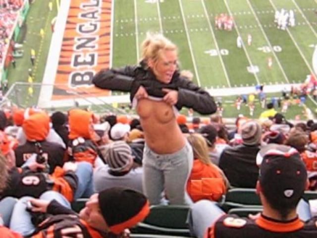 Women flashing at sporting events - 🧡 О женский спорт, ты будоражишь! 