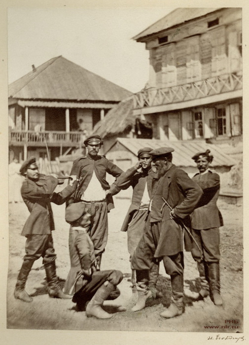 Казаки перед выходом на службу. 1875-1876 год. 