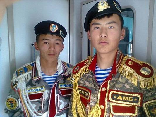Возвращались в родные края дембеля! Возвращались в родные края дембеля!