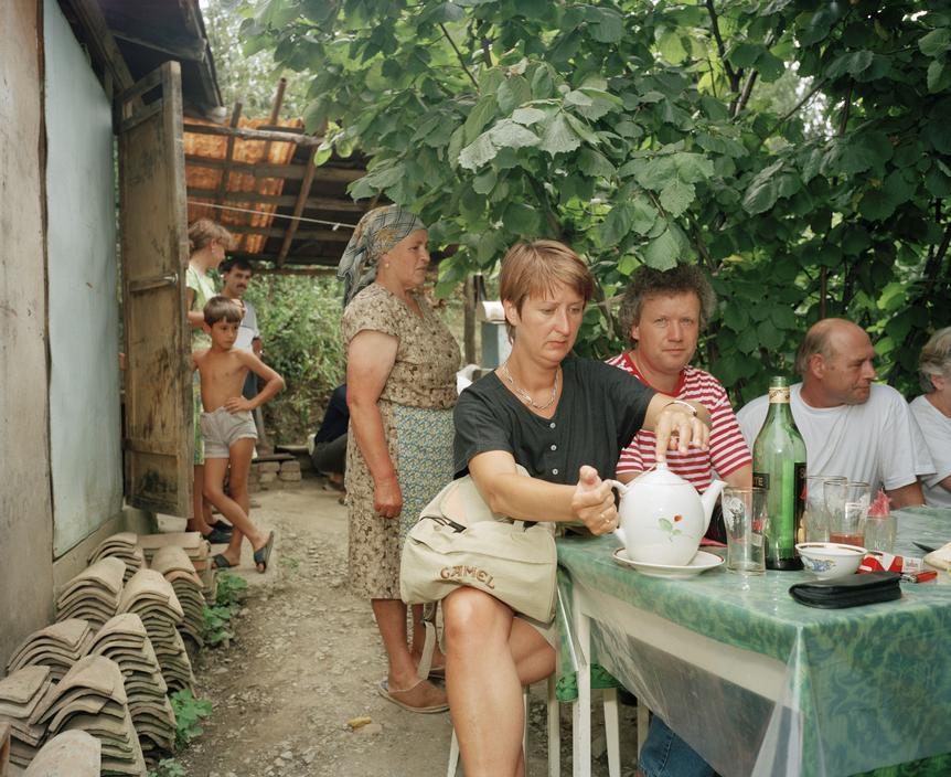 40 ностальгических кадров — Ялта 90-х годов в объективе британского фотографа 40 ностальгических кадров — Ялта 90-х годов в объективе британского фотографа