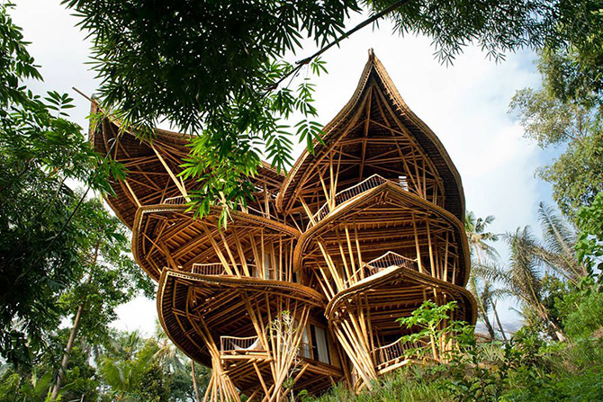 Невероятные бамбуковые дома на Бали