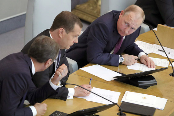 Путин подписал указ о назначении Медведева премьером