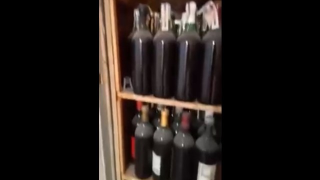 Нашел тайник с алкоголем Нашел тайник с алкоголем