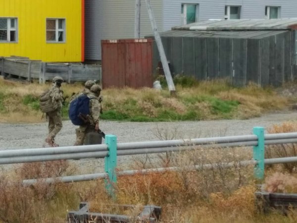 Эксклюзивные кадры: В ходе учений «Восток-2018», спецназ ТОФ дал пострелять чукотским детям из автоматов Эксклюзивные кадры: В ходе учений «Восток-2018», спецназ ТОФ дал пострелять чукотским детям из автоматов