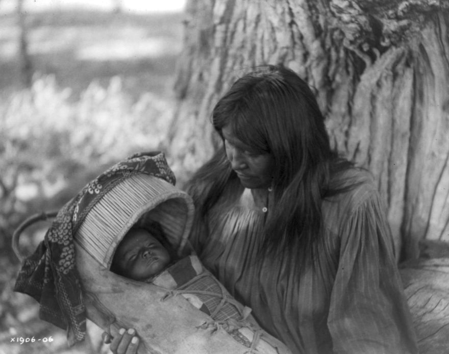 Редкие фотографии 1900-х годов показывают, как жили индейцы еще 100 лет назад