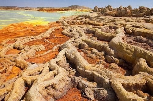 Топ 5 странных мест на Земле Топ 5 странных мест на Земле