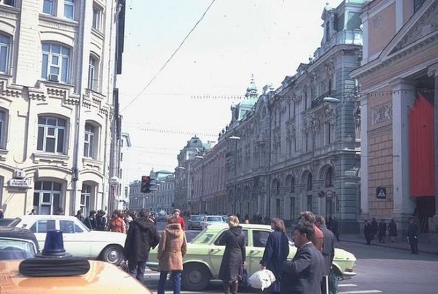 Москва в преддверии 1 мая 1982 года. Москва в преддверии 1 мая 1982 года.
