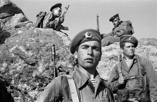 Танкисты в голубых беретах Танкисты в голубых беретах