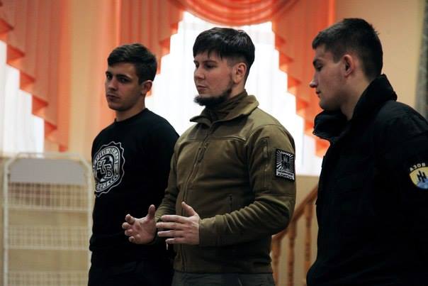 Русский неонацист из “Азова” рассказал о “боевых подвигах” киевским гимназистам