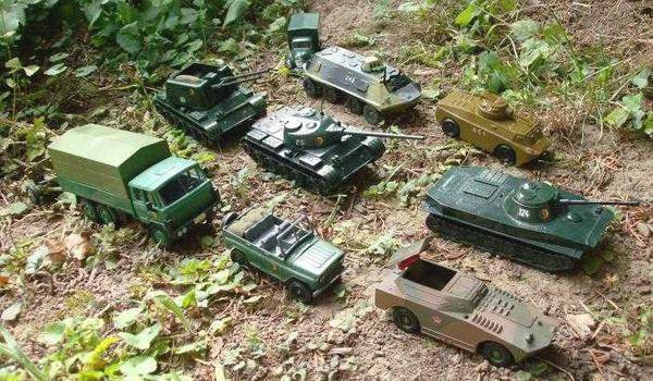 Российские дипломаты "троллят" НАТО фотографиями "доказательств" присутствия российских войск на Украине