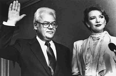 5 апреля 1978 заместитель генсека ООН и Чрезвычайный и Полномочный посол СССР в ООН Аркадий Шевченко попросил политического убежища в США. 5 апреля 1978 заместитель генсека ООН и Чрезвычайный и Полномочный посол СССР в ООН Аркадий Шевченко попросил политического убежища в США.
