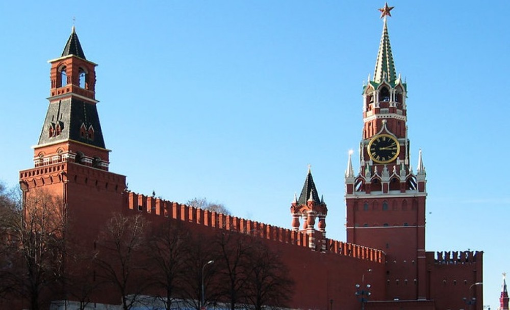 Стены «Древнего Кремля» совсем не древние Стены «Древнего Кремля» совсем не древние
