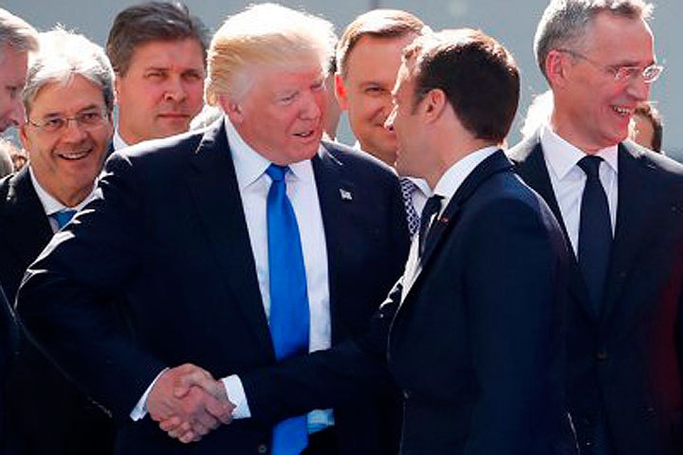 Дональд Трамп как образец уличной попрошайки Дональд Трамп как образец уличной попрошайки