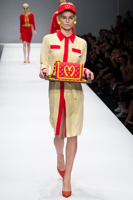 Неделя моды в Нью Йорке: Moschino осень-зима 2014/2015 Неделя моды в Нью Йорке: Moschino осень-зима 2014/2015