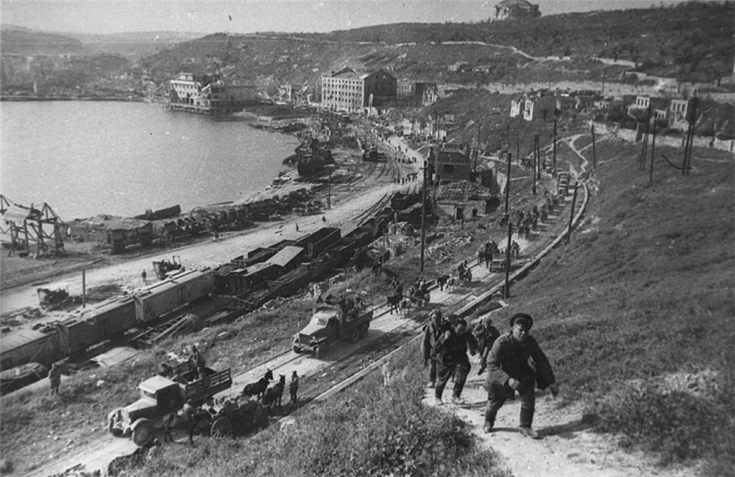 Освобождение Крыма и Севастополя. (63 ФОТО) Освобождение Крыма и Севастополя. (63 ФОТО)