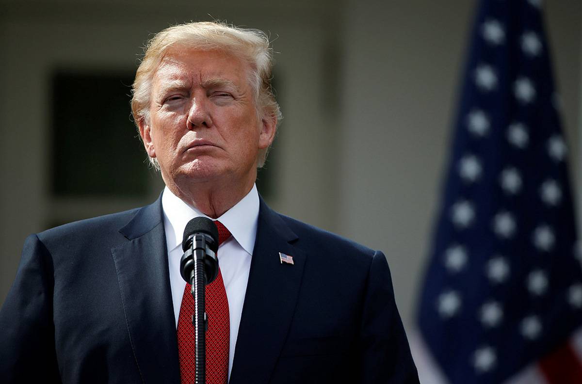 В шаге от войны. Трамп хотел нанести удар по российским военным в Сирии В шаге от войны. Трамп хотел нанести удар по российским военным в Сирии