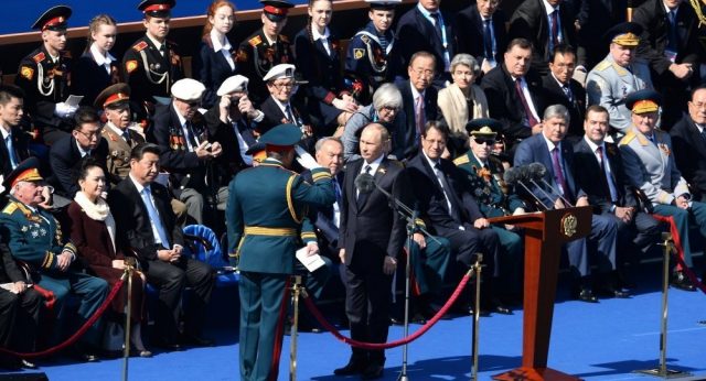 Почему Запад так отчаянно ненавидит Россию? Почему Запад так отчаянно ненавидит Россию?