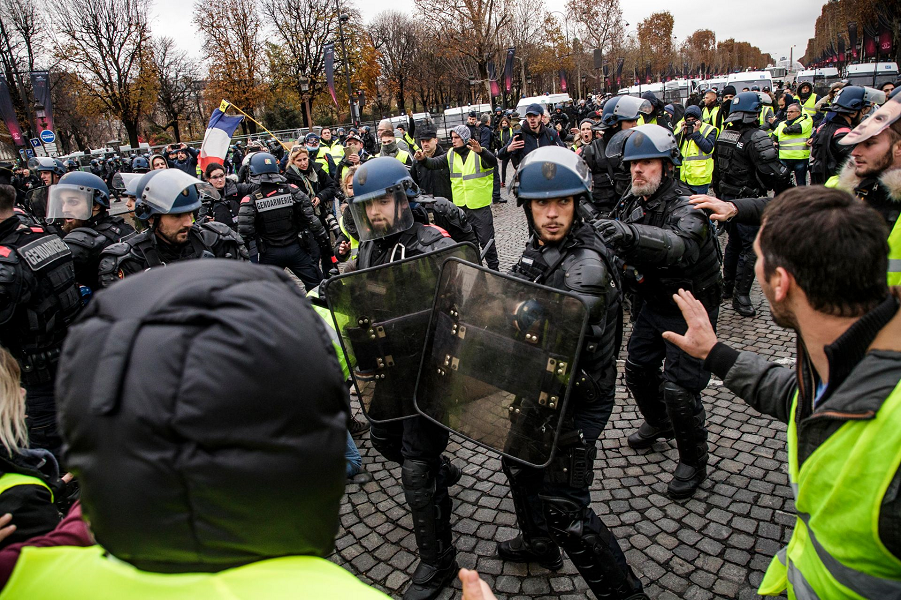Желтые жилеты во Франции, 24.11.18 (5).png Желтые жилеты во Франции, 24.11.18 (5).png