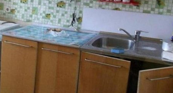 Увидев, во что семейная пара превратила старую кухонную мебель, ты захочешь так же! Увидев, во что семейная пара превратила старую кухонную мебель, ты захочешь так же!