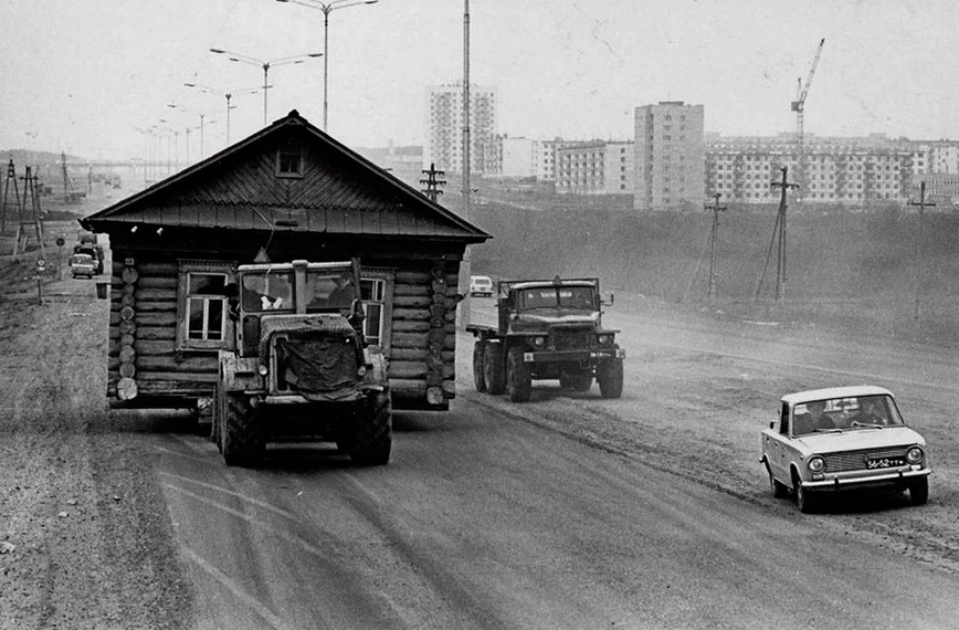 10 фотографий с грузовиками и автобусами времен СССР