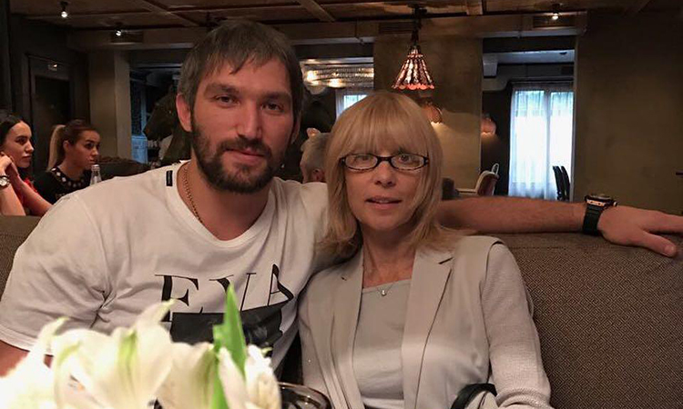 Овечкин поклялся в вечной любви к Глаголевой