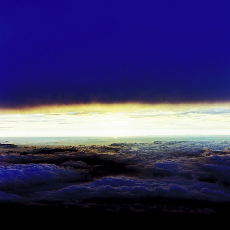 Hut Atop Mount Fuji 5 Над землей