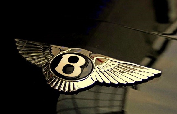 На автосалоне в Женеве Bentley представила 6-местный лимузин