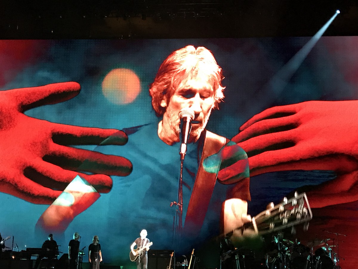 Roger Waters Mahsa Amini