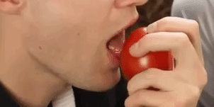 Как научиться целоваться Тренируйтесь на фруктах и овощах