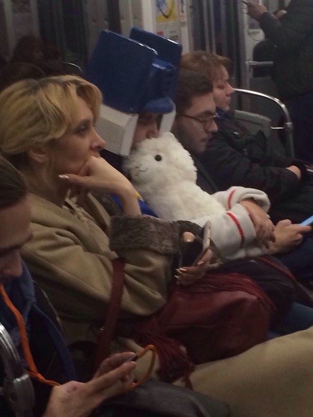 Метромода (приколисты, весельчаки, косплейщики, ну и разные другие...) этакие "специи", разбавляющие бульон обыденности Метромода (приколисты, весельчаки, косплейщики, ну и разные другие...) этакие "специи", разбавляющие бульон обыденности