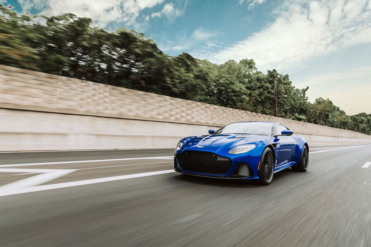 Владелец Aston Martin продает долю в команде Формулы-1 за £1 млрд Владелец Aston Martin продает долю в команде Формулы-1 за £1 млрд