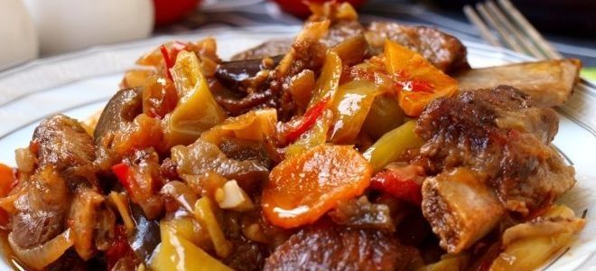 свиные ребра тушеные с овощами