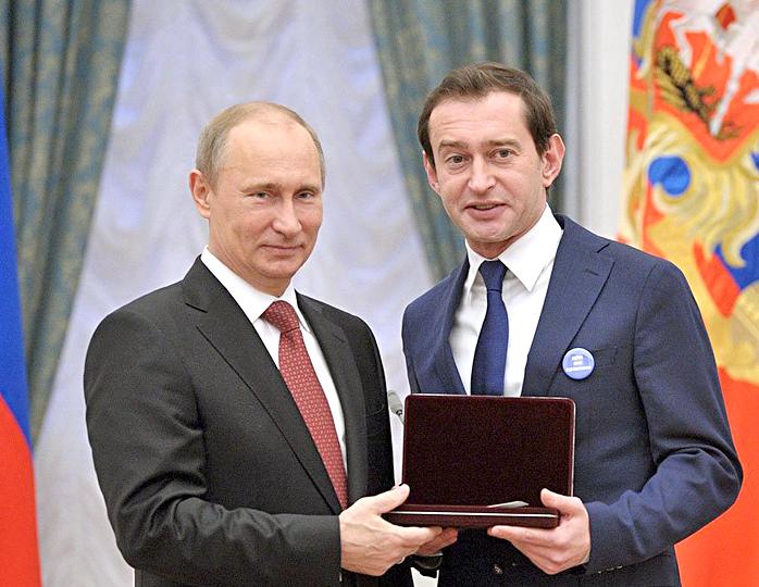Константин Хабенский и его жизнь не похожая на звёздную: без скандалов, разводов, шумихи Константин Хабенский и его жизнь не похожая на звёздную: без скандалов, разводов, шумихи