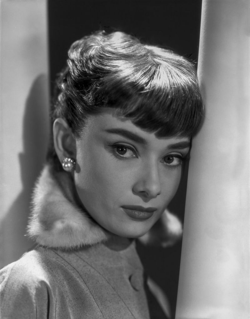 Hepburn_Audrey_046_O_B_Fraker_Roman_1953-1.jpg