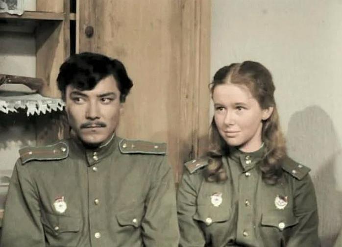 Евгения Смирнова. Кадр из фильма «В бой идут одни «старики», 1974 г.