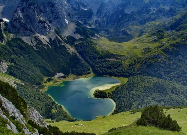 Красивая и такая разнообразная Черногория (17 фото)