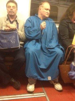 Метромода (приколисты, весельчаки, косплейщики, ну и разные другие...) этакие "специи", разбавляющие бульон обыденности Метромода (приколисты, весельчаки, косплейщики, ну и разные другие...) этакие "специи", разбавляющие бульон обыденности