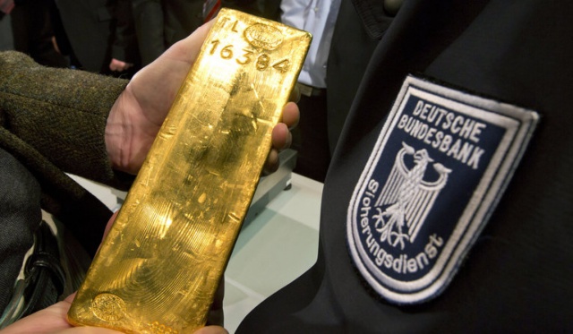 Бундесбанк продолжает вывоз золота из США и Франции