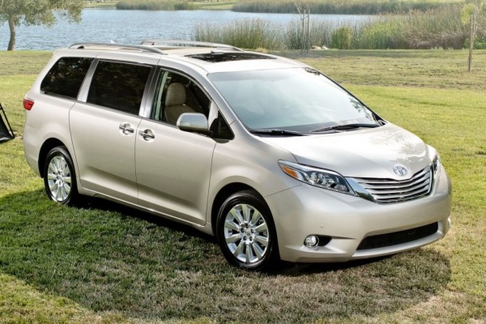 Автомобиль Toyota Sienna. Автомобиль Toyota Sienna.