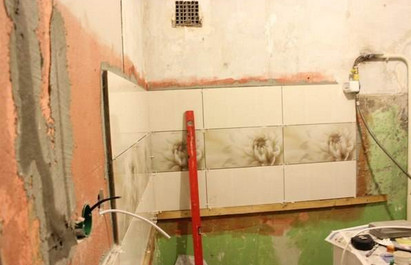 Муж сам отремонтировал эту кухню в 5 кв.м. пока жена гостила у тещи. После приезда, она просто была ошарашена от увиденного… Муж сам отремонтировал эту кухню в 5 кв.м. пока жена гостила у тещи. После приезда, она просто была ошарашена от увиденного…