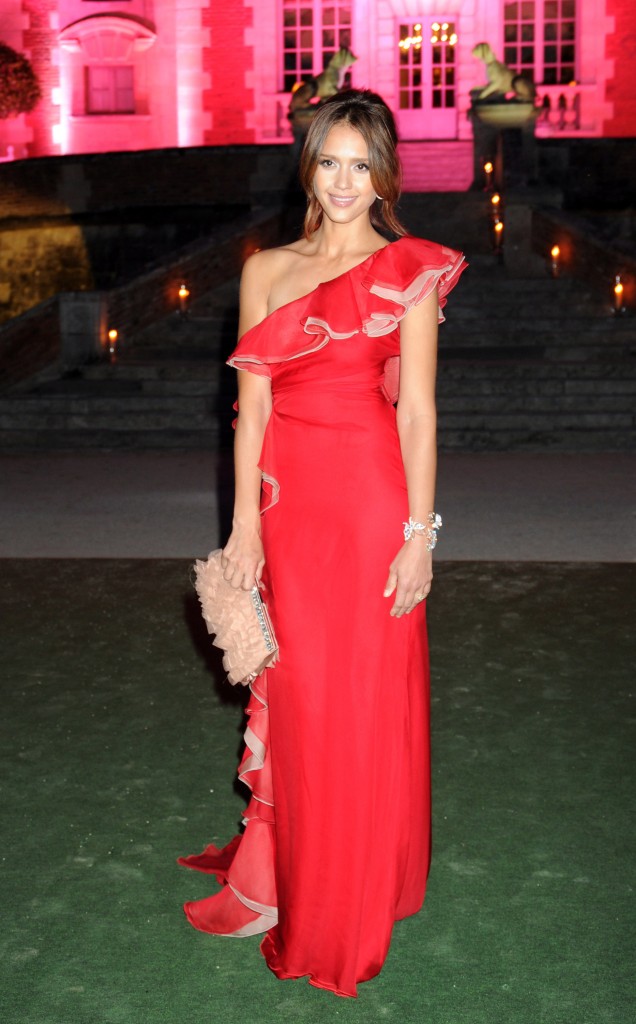 Jessica Alba red dress